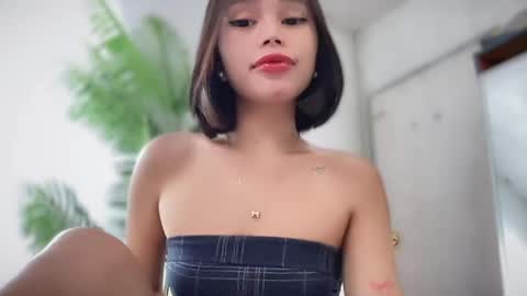 lovely_cittie18 online show from 05-14-26, 03:24