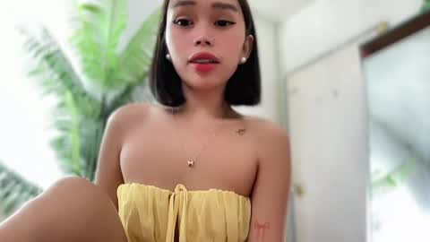 lovely_cittie18 online show from 06-17-26, 04:04