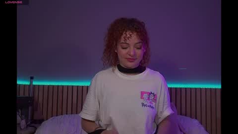 Snapshot of lovely_emma18 chatting on 01-18-25, 03:16 Emma online show from 01-18-25, 03:16