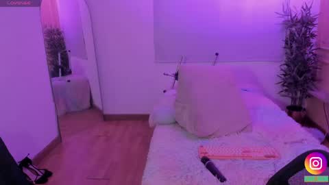 Snapshot of lovely_emma18 chatting on 05-02-26, 01:05 Emma online show from 05-02-26, 01:05