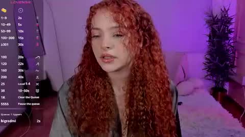 Snapshot of lovely_emma18 chatting on 06-11-26, 10:08 Emma online show from 06-11-26, 10:08