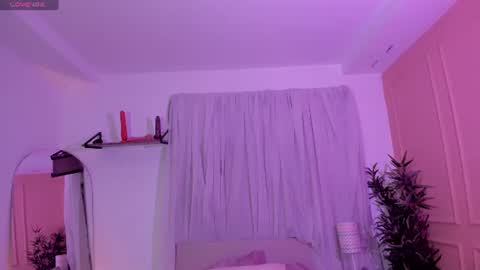 Snapshot of lovely_emma18 chatting on 07-02-26, 01:06 Emma online show from 07-02-26, 01:06