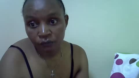 Snapshot of lovely_gee chatting on 04-19-26, 06:10 sexylover online show from 04-19-26, 06:10