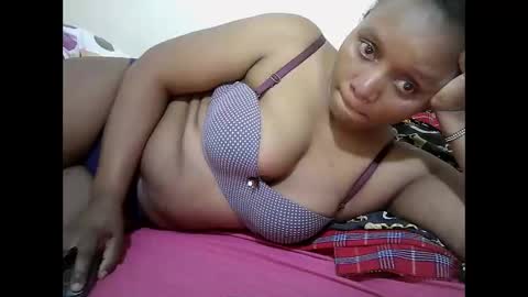 Snapshot of lovely_gee chatting on 05-18-26, 04:07 sexylover online show from 05-18-26, 04:07