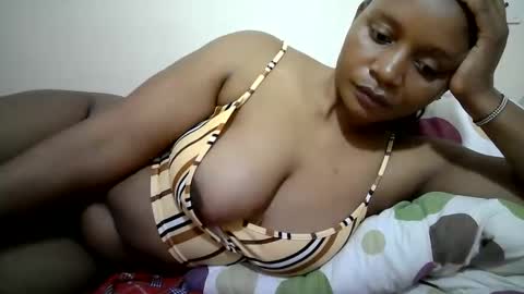 Snapshot of lovely_gee chatting on 05-22-26, 11:54 sexylover online show from 05-22-26, 11:54