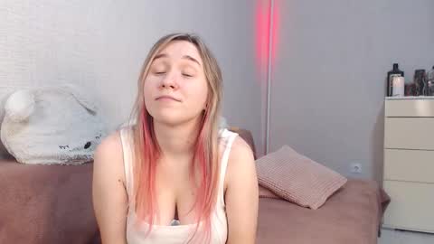 Snapshot of lovely_hayley chatting on 11-02-25, 09:17 Lovely Hayley online show from 11-02-25, 09:17