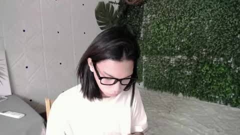 kimmy online show from 06-19-26, 04:33