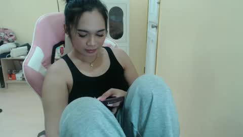 Snapshot of lovely_kurtny04 chatting on 04-30-26, 08:57 LOVE online show from 04-30-26, 08:57