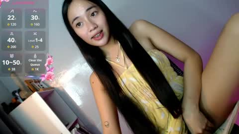 lovely_leah23 online show from 05-22-26, 09:20