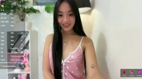 lovely_leah23 online show from 06-06-26, 09:19
