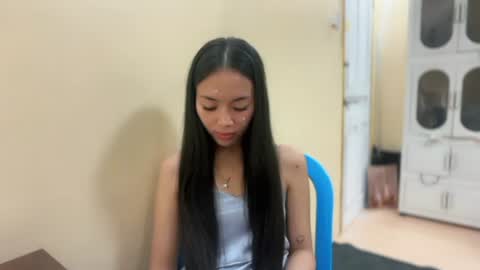 lovely_leah23 online show from 07-18-26, 09:18