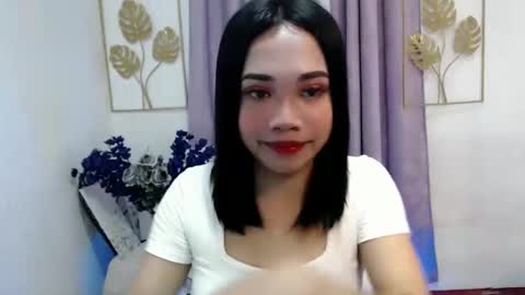 Snapshot of lovely_lianne chatting on 11-23-25, 04:40 lovely_lianne online show from 11-23-25, 04:40