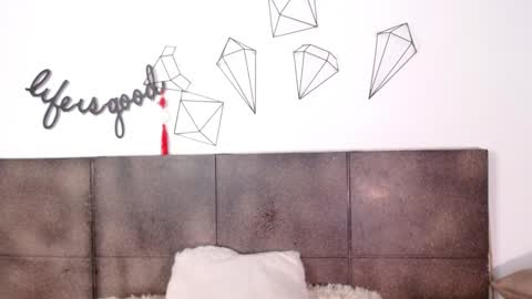 Hi guys online show from 01-09-25, 04:49