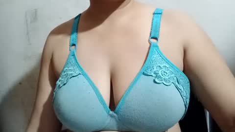 Snapshot of lovely_sweet_girl chatting on 06-22-26, 03:58 katrina follow me guys online show from 06-22-26, 03:58