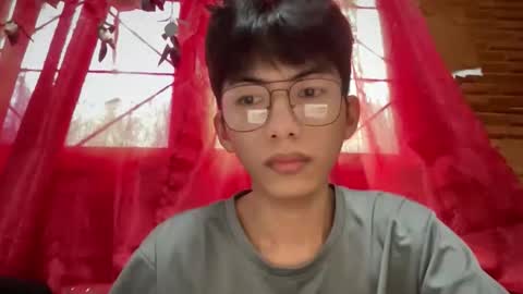 Snapshot of lovelyboy_jm chatting on 05-09-26, 04:28 lovelyboy_jm online show from 05-09-26, 04:28
