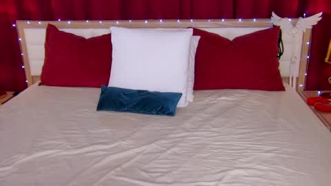 Caroline online show from 03-07-25, 04:24