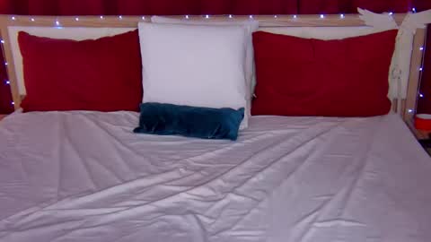 Caroline online show from 09-28-25, 01:33