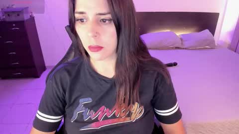 Snapshot of lovelydollyxx_ chatting on 03-15-26, 04:35 lovely online show from 03-15-26, 04:35