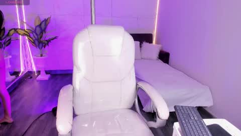 Lovely online show from 11-10-25, 05:12