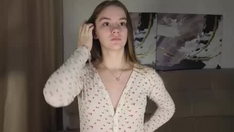 Snapshot of lovelygracee chatting on 11-06-25, 01:56 lovelygracee online show from 11-06-25, 01:56