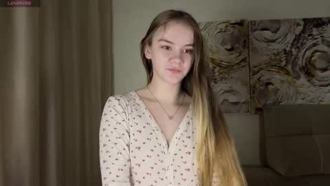 Snapshot of lovelygracee chatting on 11-17-25, 02:45 lovelygracee online show from 11-17-25, 02:45