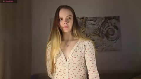 Snapshot of lovelygracee chatting on 11-19-25, 01:55 lovelygracee online show from 11-19-25, 01:55