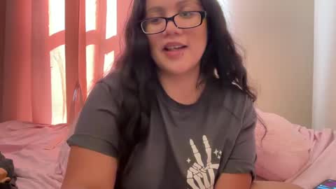 Snapshot of lovelykatiebabe chatting on 09-17-25, 01:35 lovelykatiebabe online show from 09-17-25, 01:35