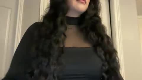 Snapshot of lovelykatiebabe chatting on 12-17-25, 02:01 lovelykatiebabe online show from 12-17-25, 02:01