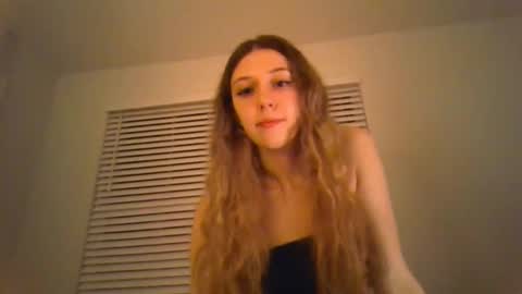 Snapshot of lovelylanaxo chatting on 05-22-26, 02:40 lana online show from 05-22-26, 02:40