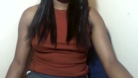Snapshot of lovelylarra chatting on 01-12-26, 11:04 lovelylarra online show from 01-12-26, 11:04