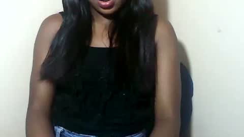 Snapshot of lovelylarra chatting on 01-13-26, 06:08 lovelylarra online show from 01-13-26, 06:08