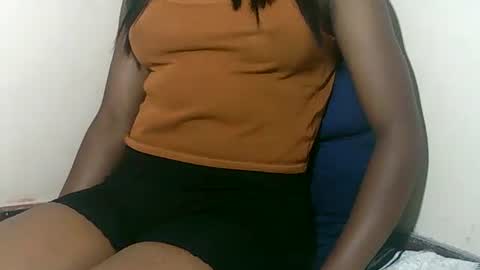 Snapshot of lovelylarra chatting on 01-16-26, 07:45 lovelylarra online show from 01-16-26, 07:45