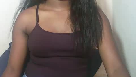 Snapshot of lovelylarra chatting on 02-17-26, 12:45 lovelylarra online show from 02-17-26, 12:45