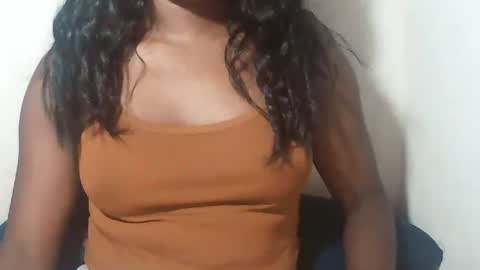 Snapshot of lovelylarra chatting on 02-25-26, 12:31 lovelylarra online show from 02-25-26, 12:31