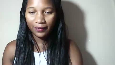 lovelylarra online show from 04-23-26, 09:19