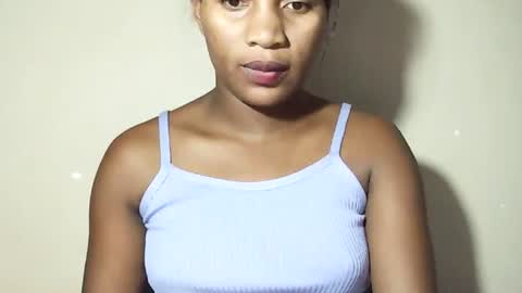 Snapshot of lovelylarra chatting on 05-16-26, 11:42 lovelylarra online show from 05-16-26, 11:42