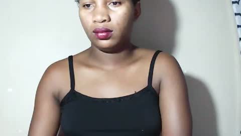 Snapshot of lovelylarra chatting on 05-17-26, 06:44 lovelylarra online show from 05-17-26, 06:44