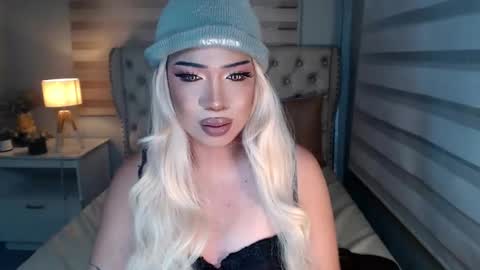 Rebeca online show from 05-19-26, 05:41