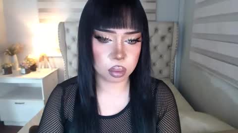 Snapshot of lovelymarie69 chatting on 06-05-26, 06:24 Rebeca online show from 06-05-26, 06:24