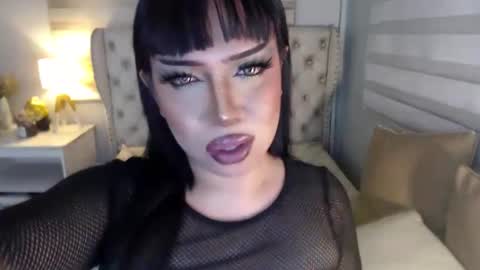 Snapshot of lovelymarie69 chatting on 06-06-26, 05:50 Rebeca online show from 06-06-26, 05:50