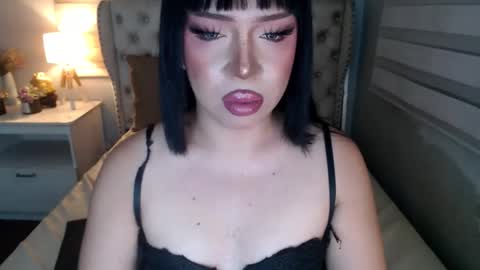 Snapshot of lovelymarie69 chatting on 06-10-26, 05:45 Rebeca online show from 06-10-26, 05:45