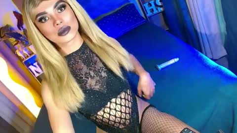 lovelymiss_shyna11 online show from 06-23-26, 07:56
