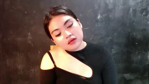 Snapshot of lovelyrhean chatting on 12-20-25, 03:02 Rhean online show from 12-20-25, 03:02