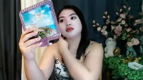 Snapshot of lovelyrhean chatting on 12-21-25, 01:35 Rhean online show from 12-21-25, 01:35