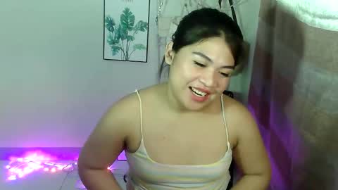 Snapshot of lovelyrhean chatting on 02-28-26, 06:20 Rhean online show from 02-28-26, 06:20