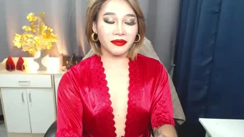 STWEET LINA online show from 01-27-25, 02:13