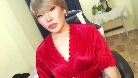 STWEET LINA online show from 11-06-25, 08:32