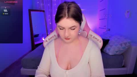 Snapshot of lovelyy_julia chatting on 12-03-25, 08:23 Julia online show from 12-03-25, 08:23