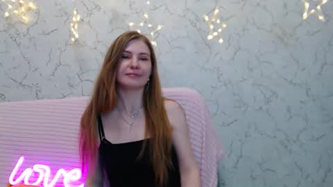 Mary Love online show from 11-28-25, 02:42