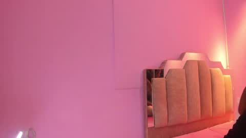 L O V E  online show from 10-11-25, 11:31